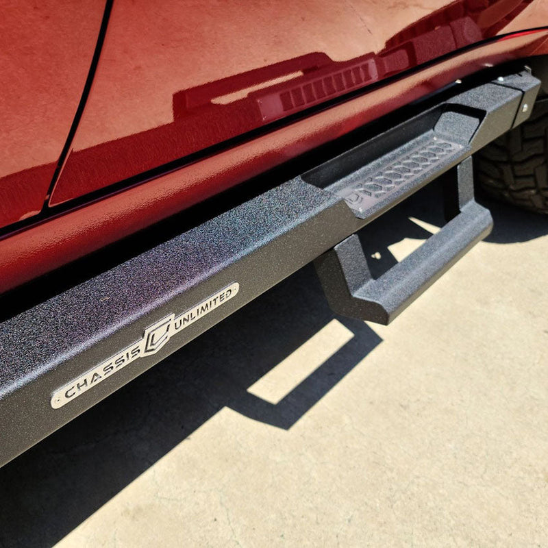 ATTITUDE MODULAR SIDE STEPS - BLACK - 2020-2022 CHEVY/GMC CREW CAB Chassis Unlimited Inc. 